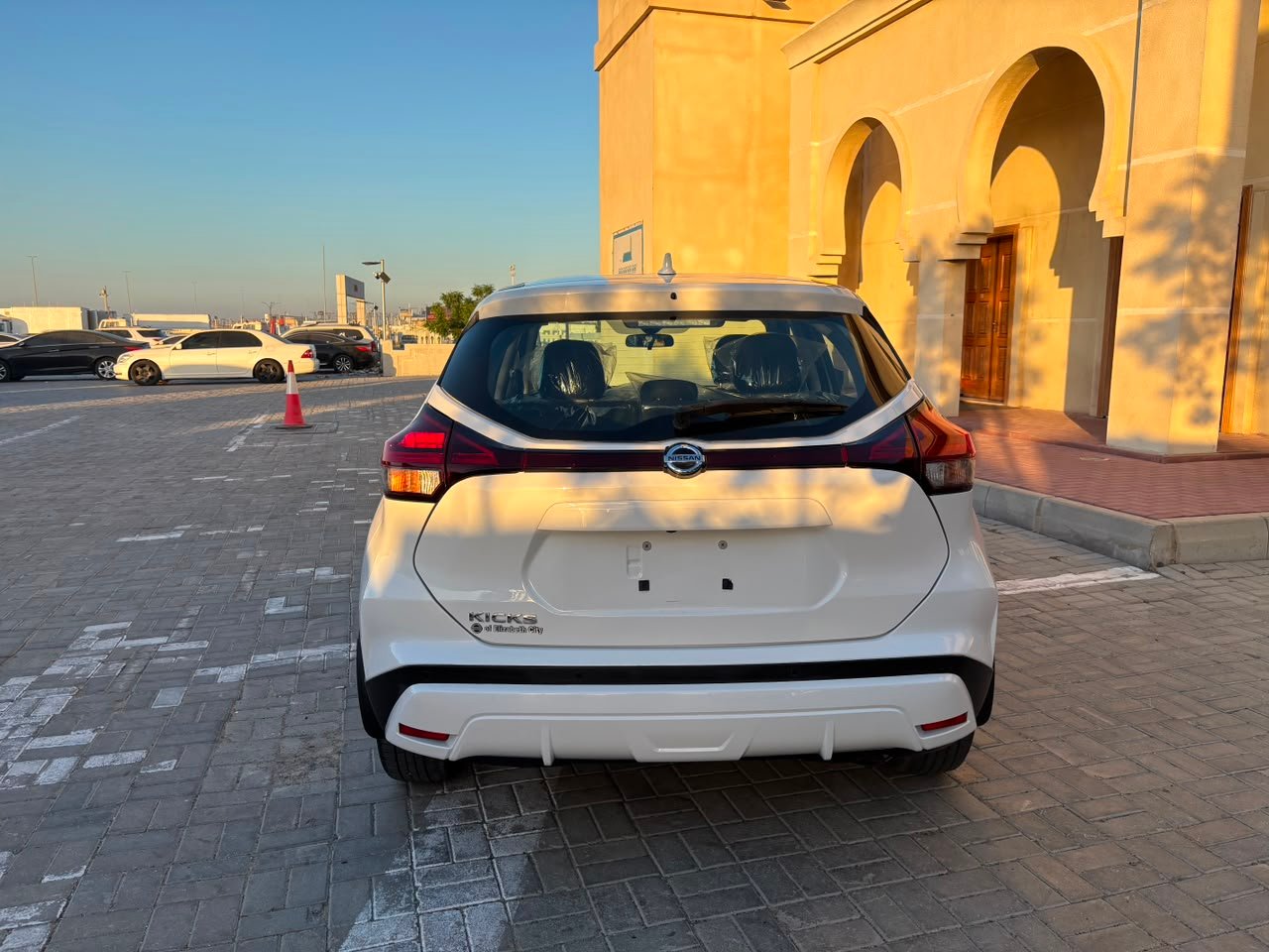 2021 NISSAN KICKS