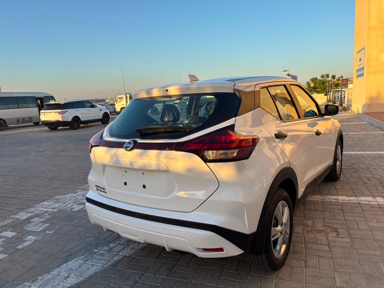 2021 NISSAN KICKS