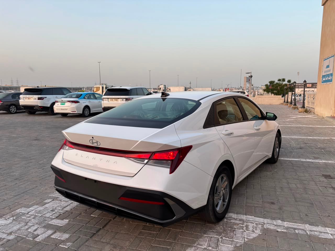2024 HYUNDAI ELANTRA