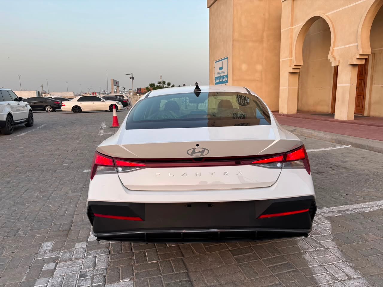 2024 HYUNDAI ELANTRA