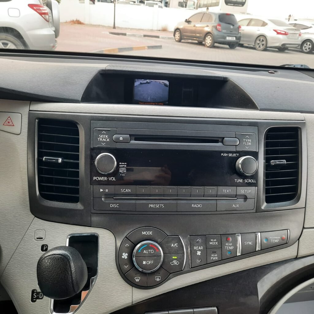 2014 TOYOTA SIENNA