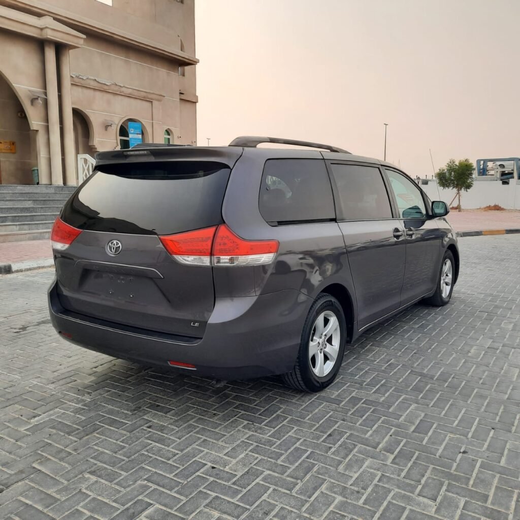 2014 TOYOTA SIENNA