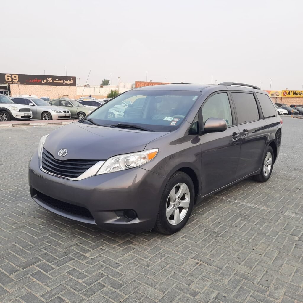 2014 TOYOTA SIENNA