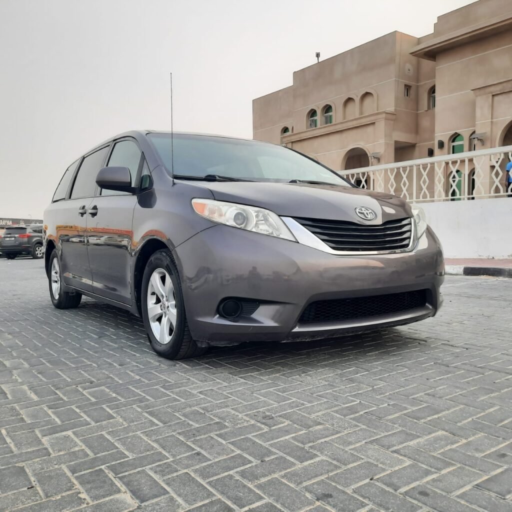 2014 TOYOTA SIENNA