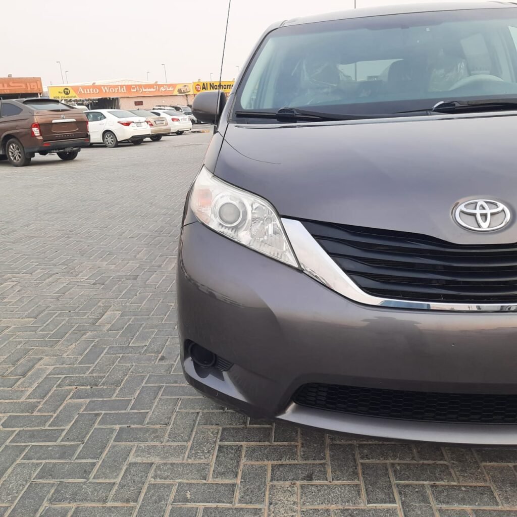 2014 TOYOTA SIENNA