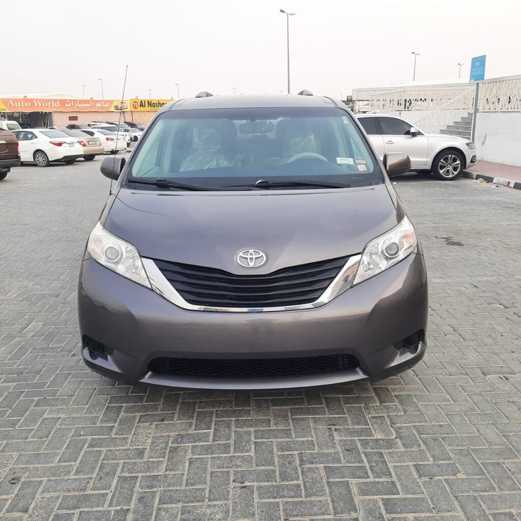 2014 TOYOTA SIENNA