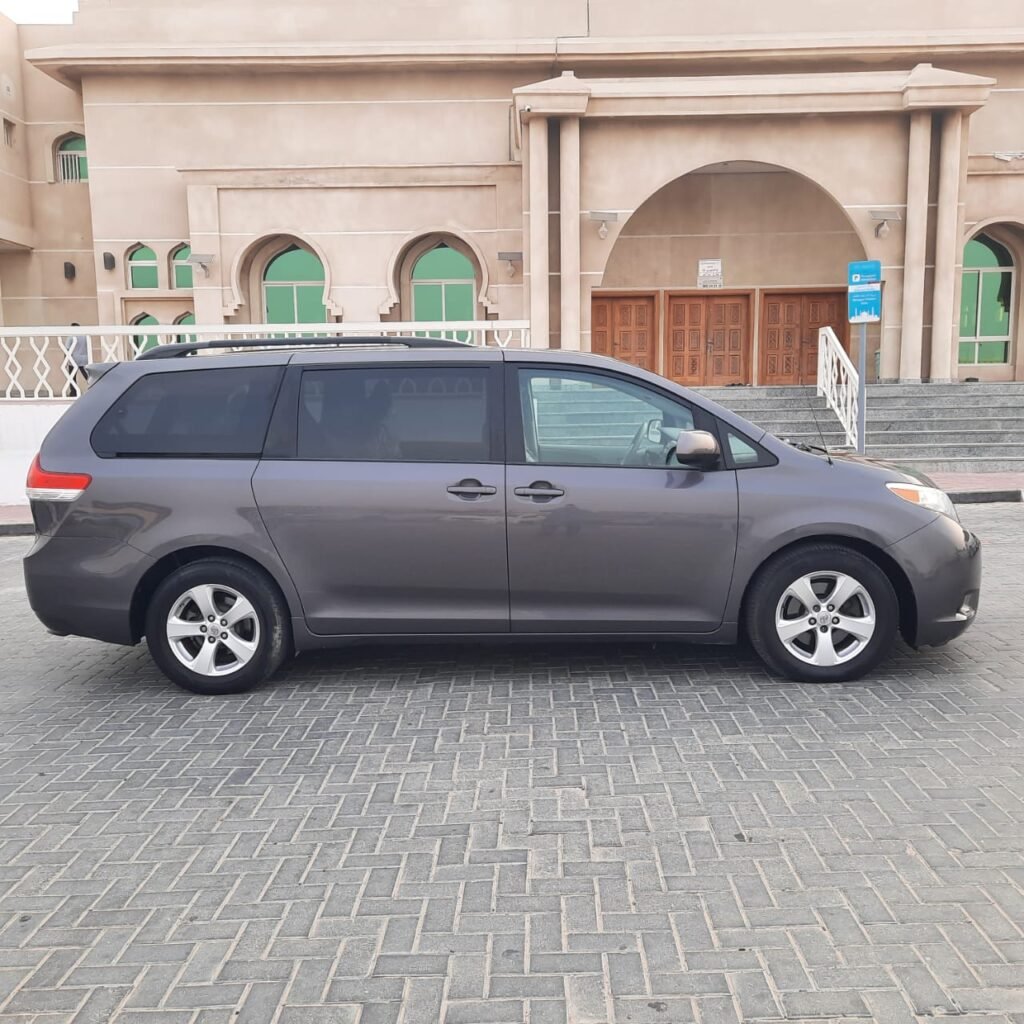 2014 TOYOTA SIENNA
