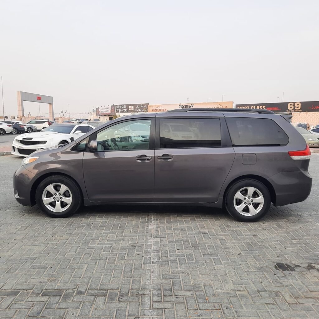 2014 TOYOTA SIENNA
