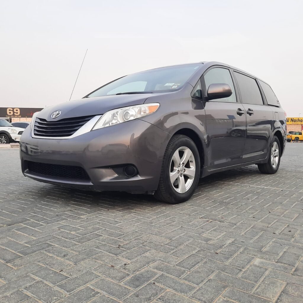 2014 TOYOTA SIENNA