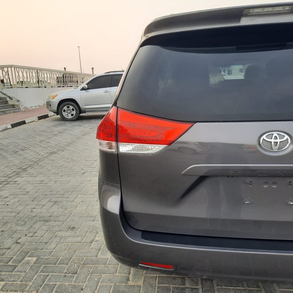 2014 TOYOTA SIENNA