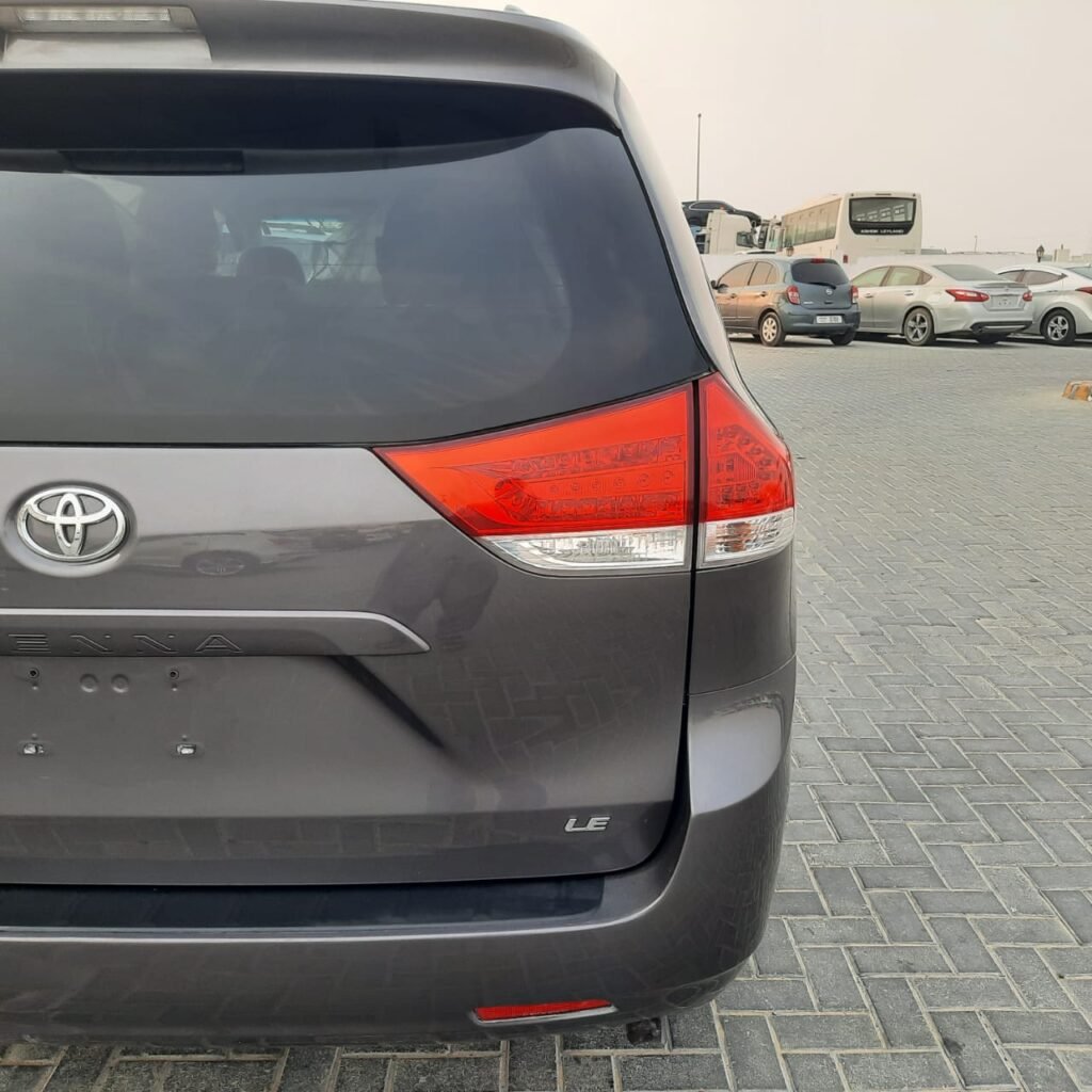 2014 TOYOTA SIENNA