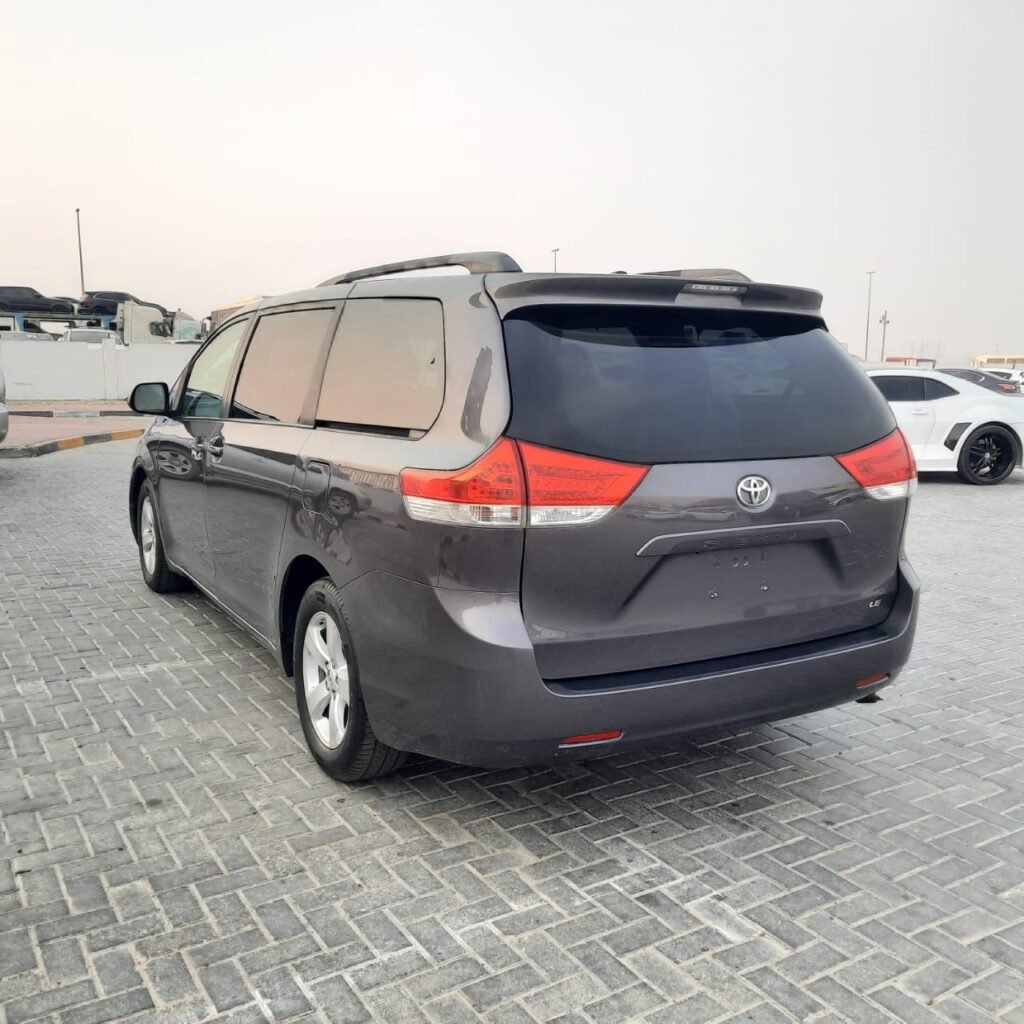 2014 TOYOTA SIENNA